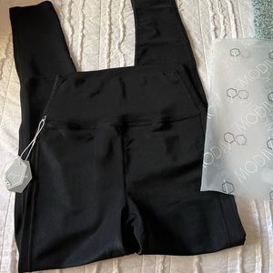 Size L Modiv Brand Leggings